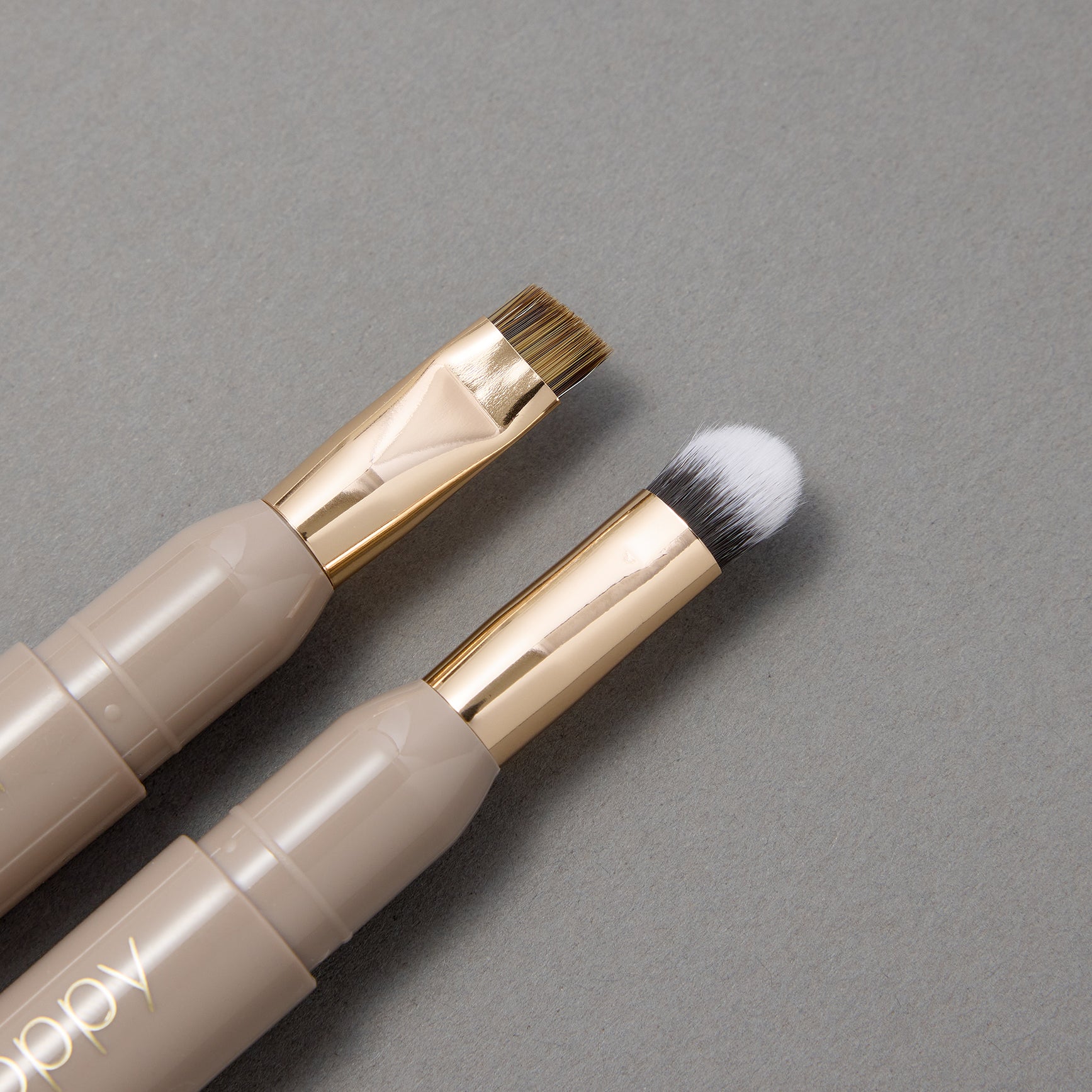 ダブルエンドブラシ